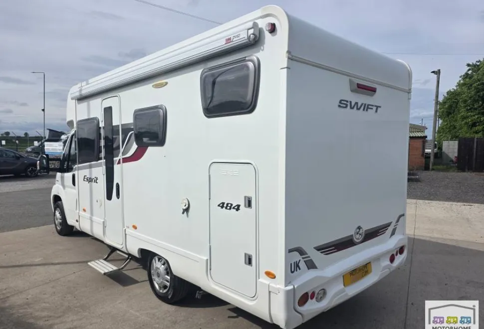 Swift Esprit 484 2015