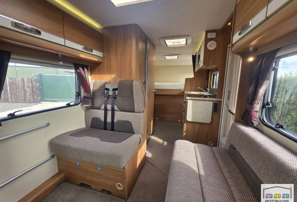Swift Esprit 484 2015