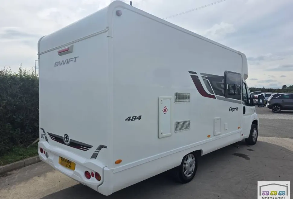 Swift Esprit 484 2015