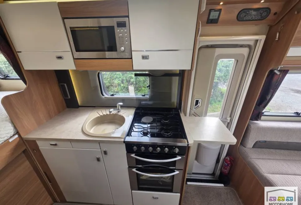 Swift Esprit 484 2015