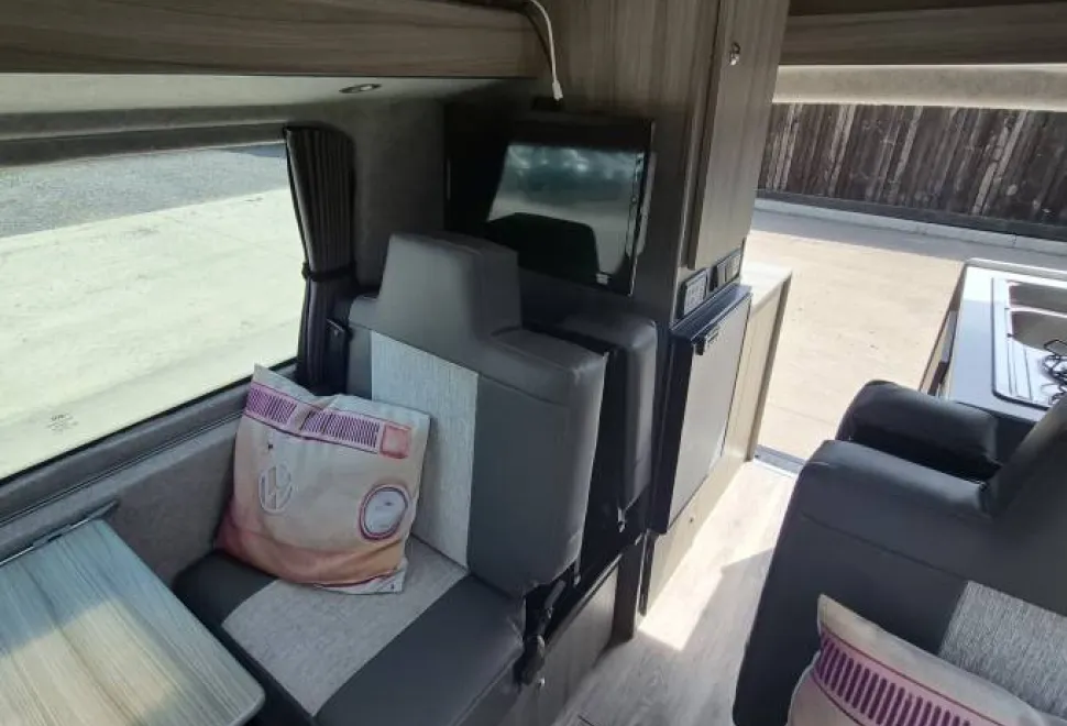 Volkswagen T28 S Line 2016