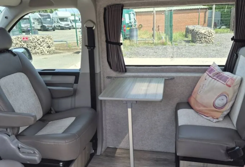 Volkswagen T28 S Line 2016