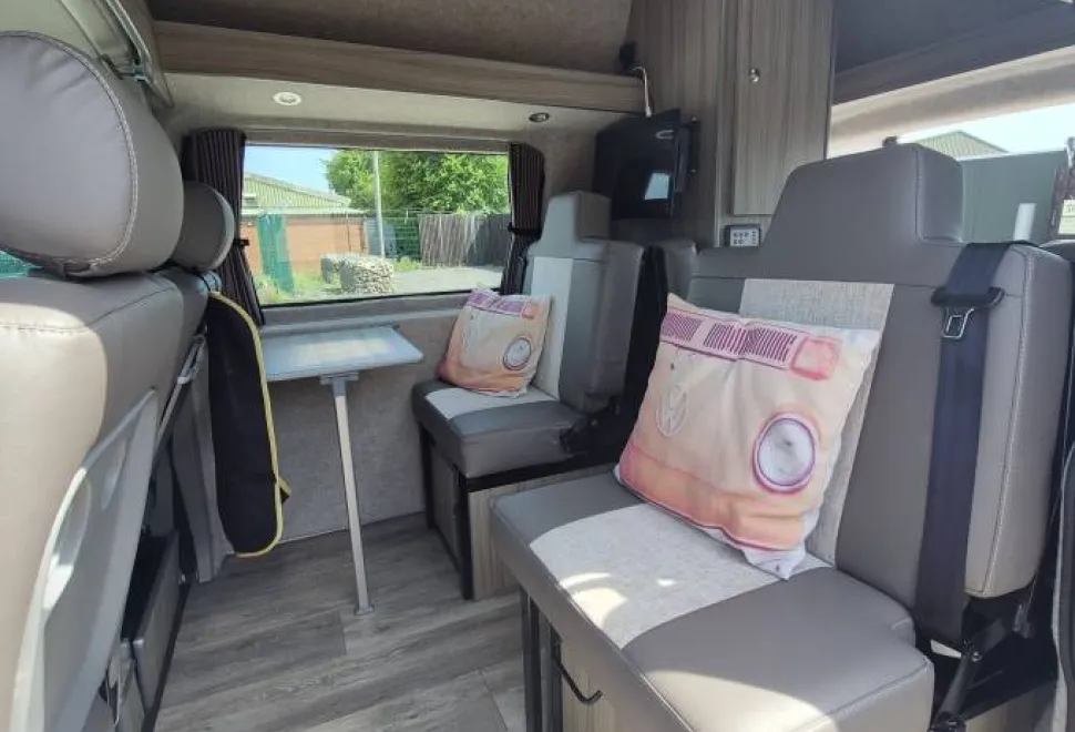 Volkswagen T28 S Line 2016