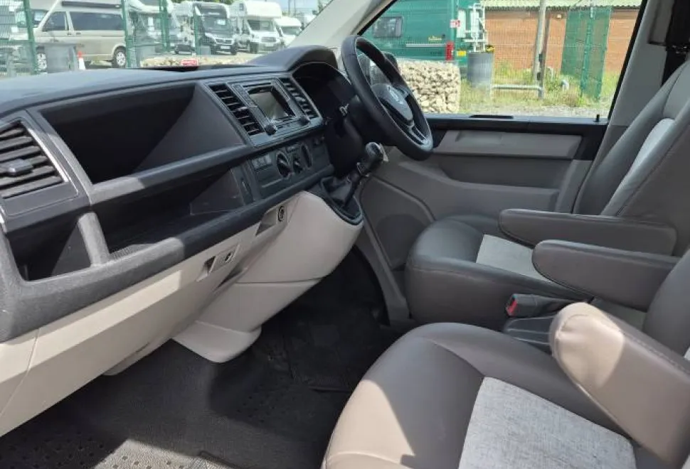 Volkswagen T28 S Line 2016