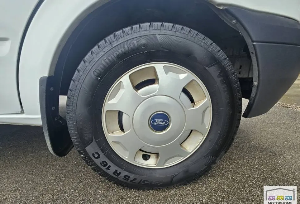Auto-Trail Tribute 715 2015