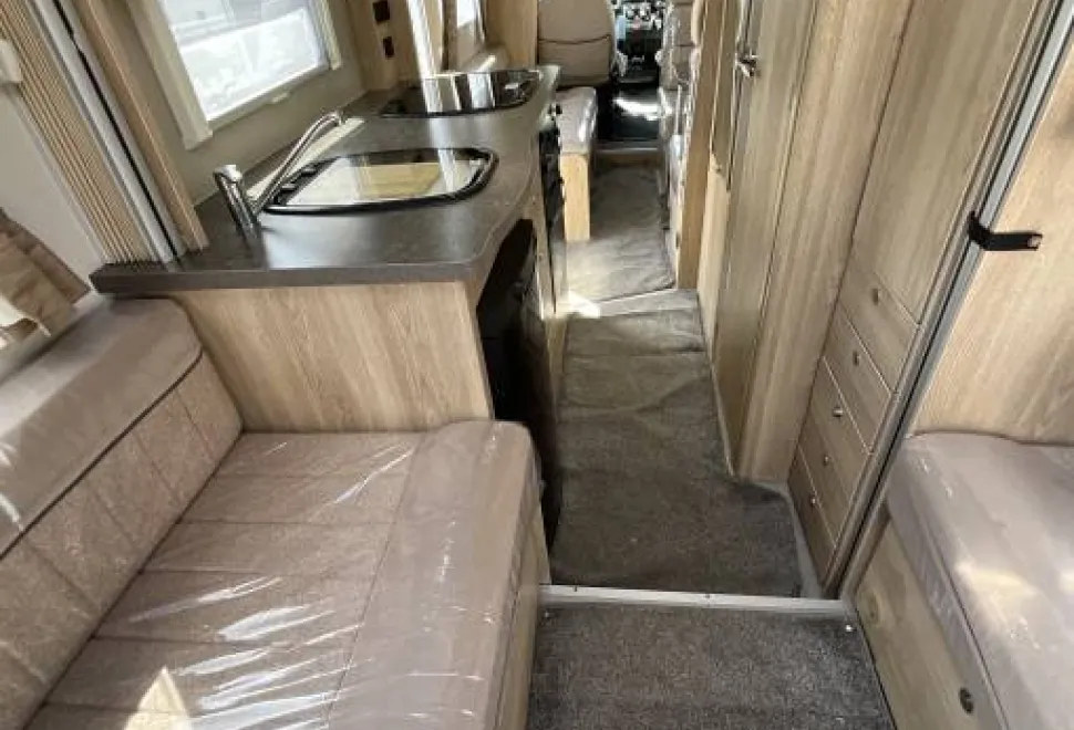 Elddis Autoquest  196 2019