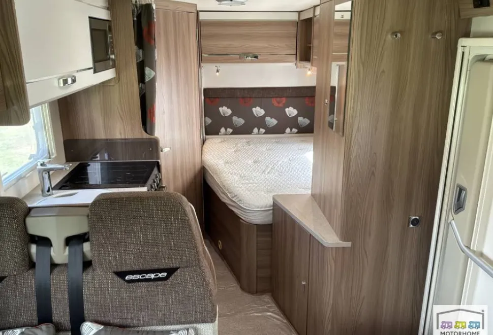 Swift Escape 664 2015