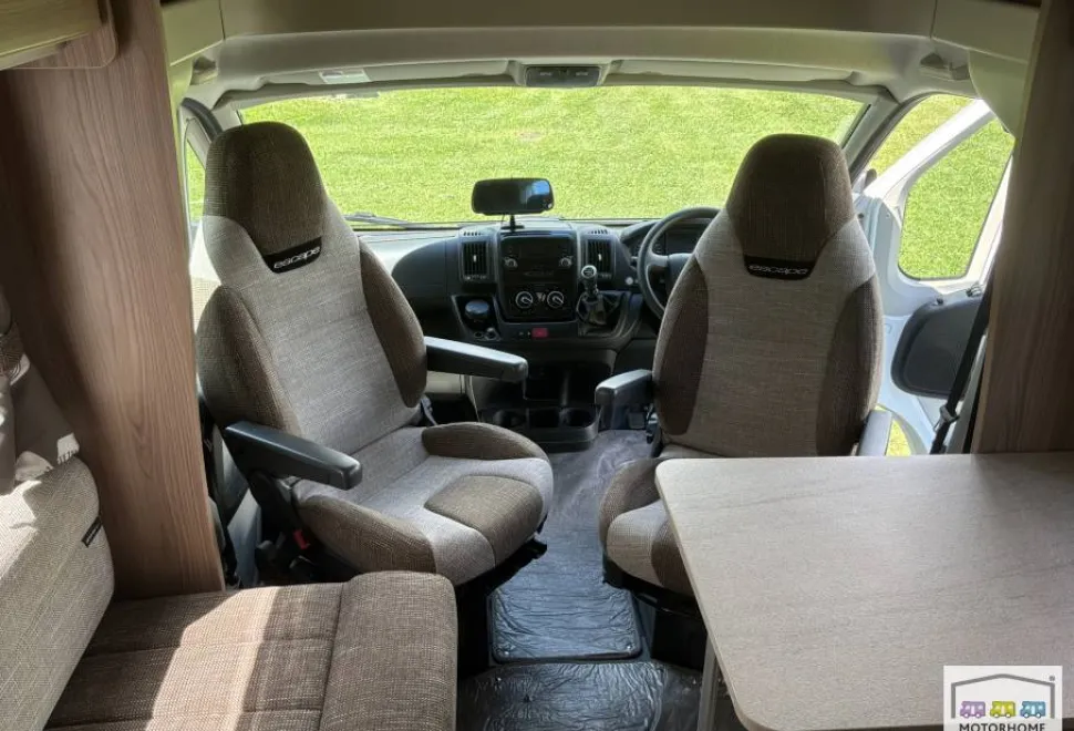 Swift Escape 664 2015