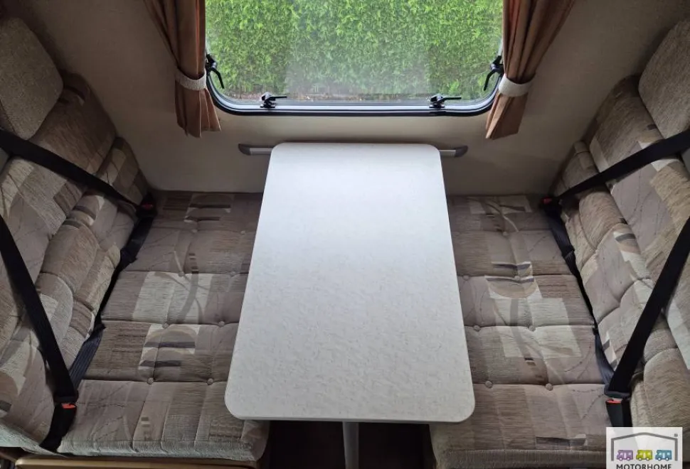 Swift Escape 686 2010