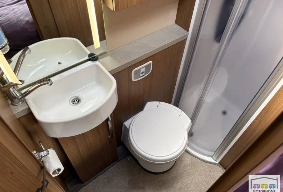 Auto-Trail Tracker FB 2018