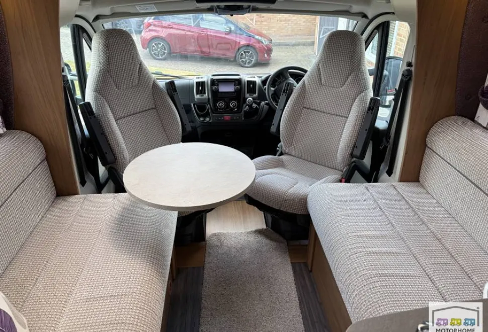 Auto-Trail Tracker FB 2018