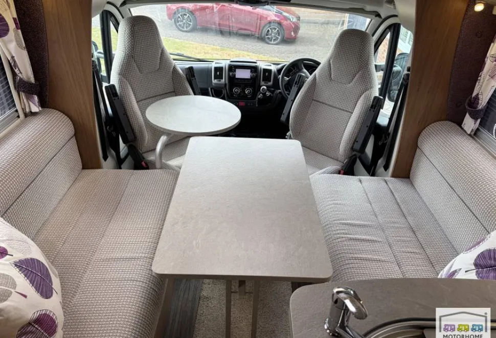 Auto-Trail Tracker FB 2018