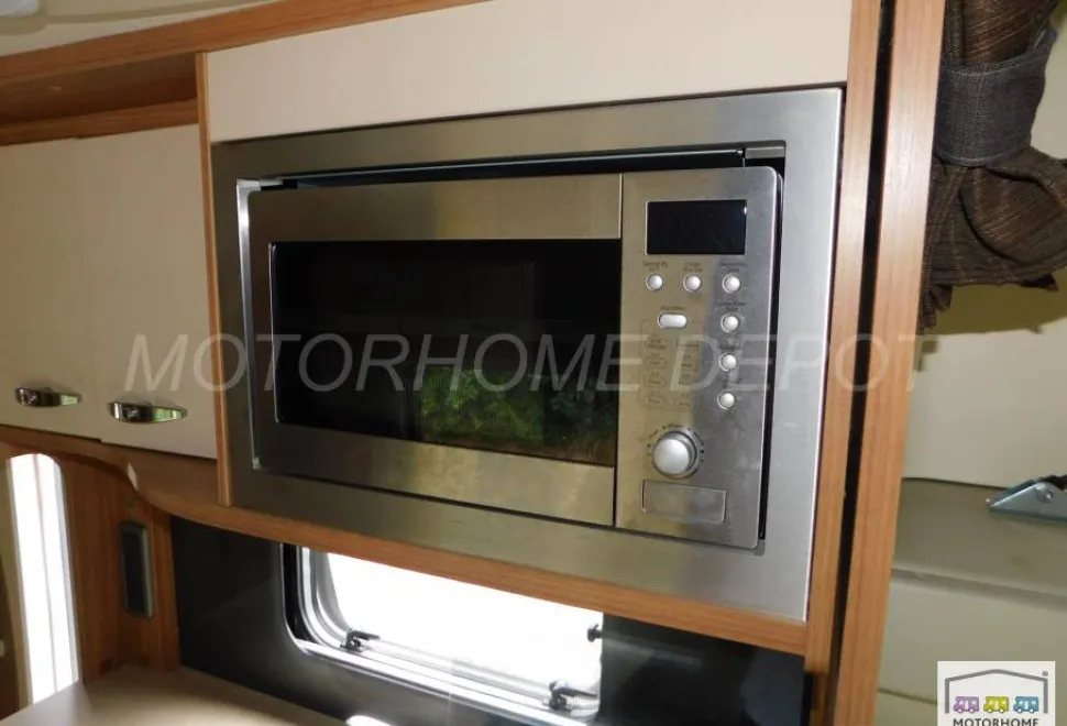 Swift Sundance  636 L  2013