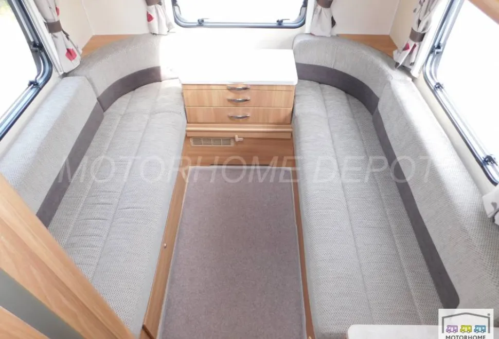 Swift Sundance  636 L  2013