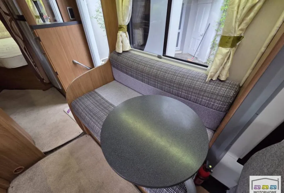 Auto-Trail Tracker FB 2012