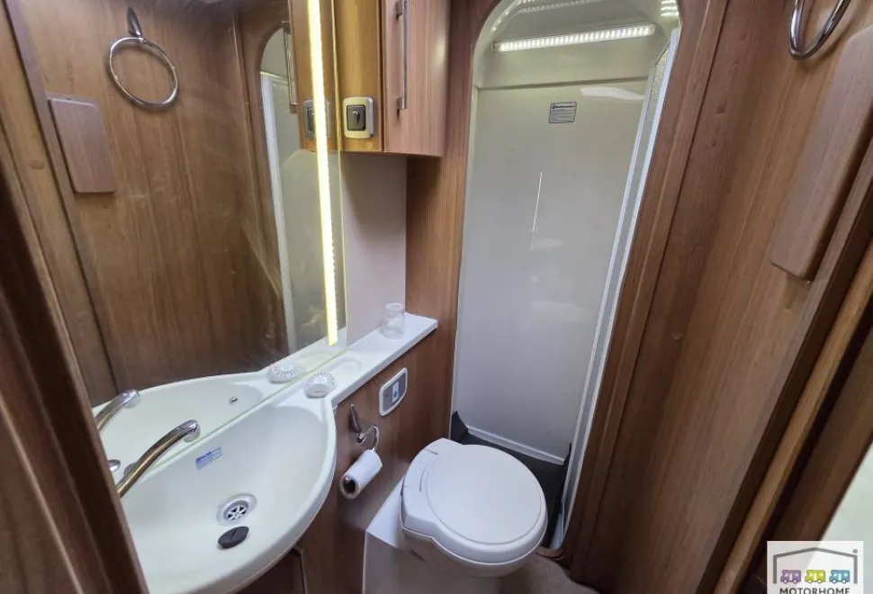 Auto-Trail Tracker FB 2012