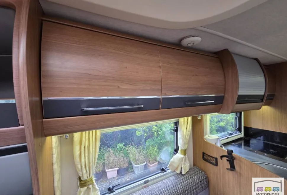 Auto-Trail Tracker FB 2012