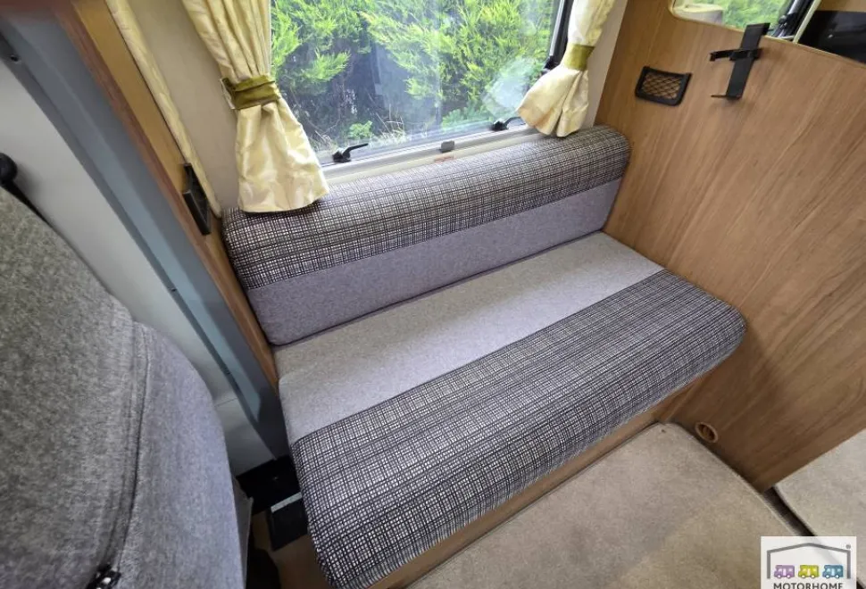 Auto-Trail Tracker FB 2012