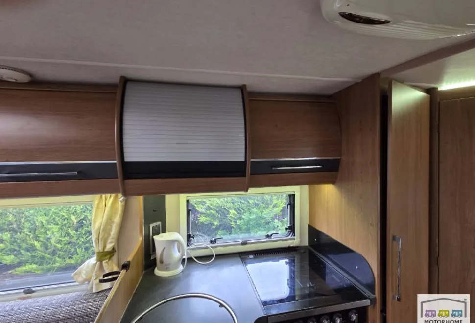 Auto-Trail Tracker FB 2012