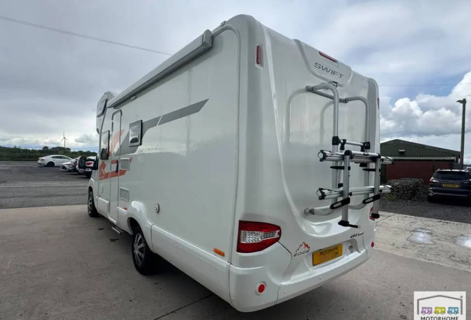 Swift Edge 494 2020