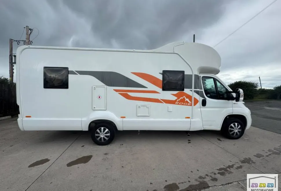Swift Edge 494 2020