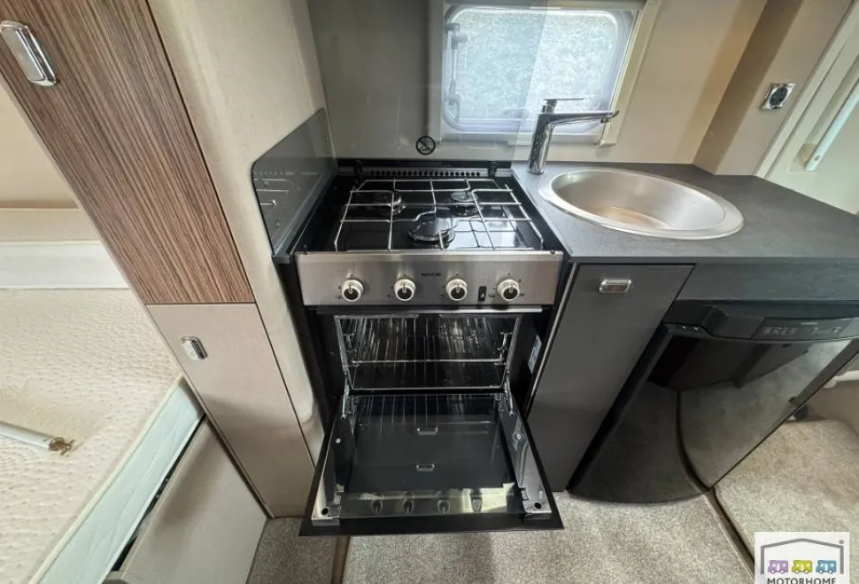 Swift Edge 494 2020