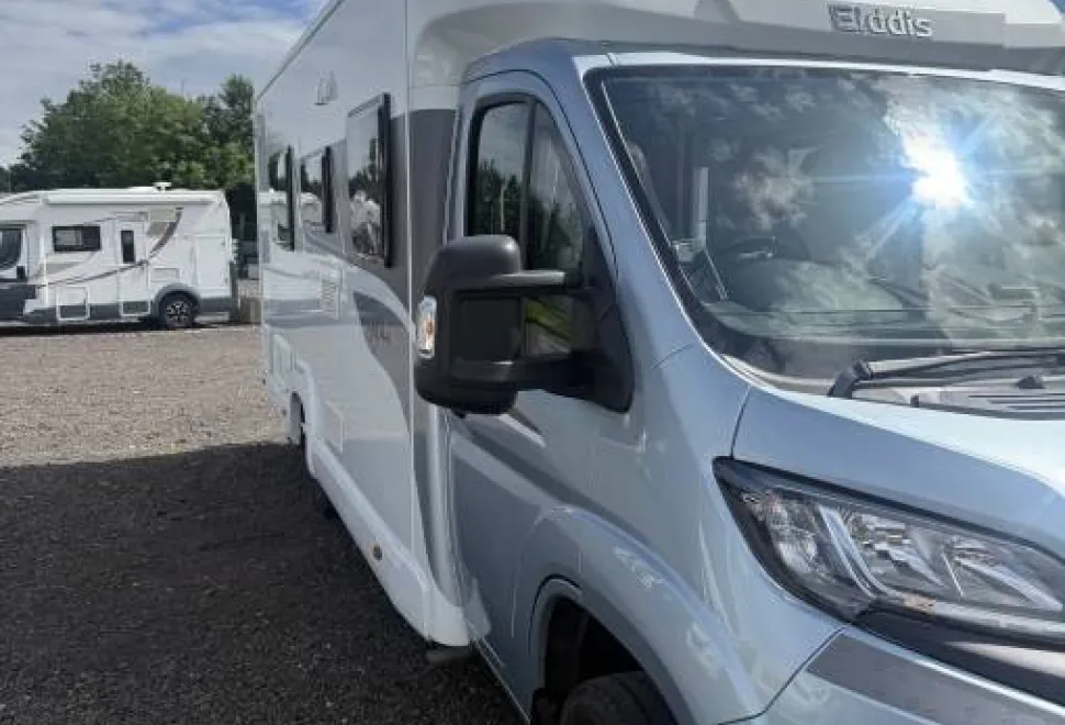 Elddis Autoquest  185 Signature 2021