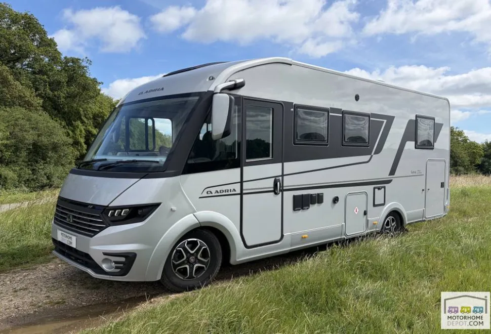 Adria Sonic Supreme 700 DC 2025