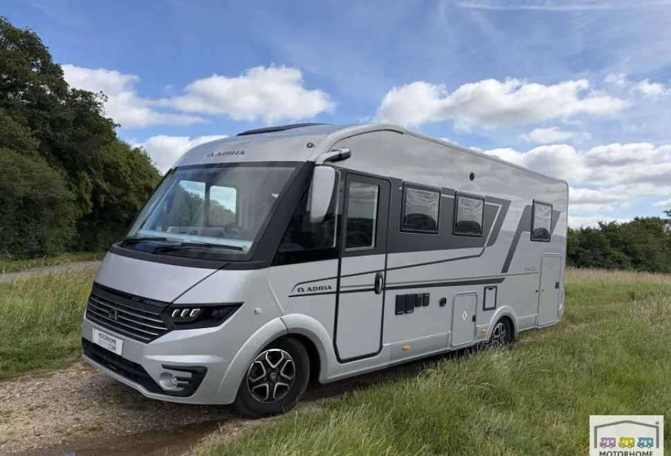 Adria Sonic Supreme 700 DC 2025