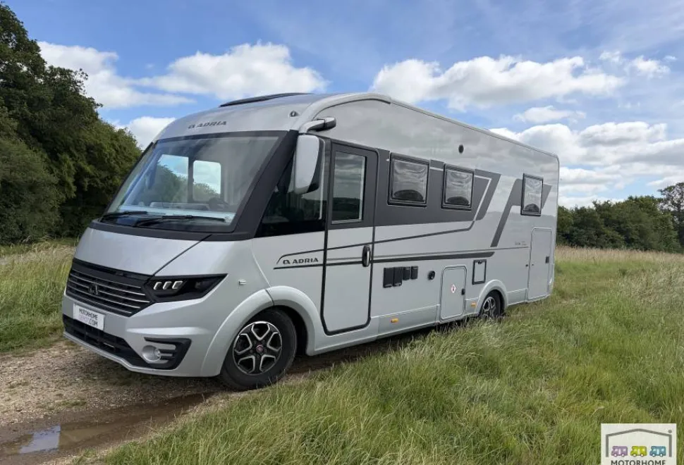 Adria Sonic Supreme 700 DC 2025