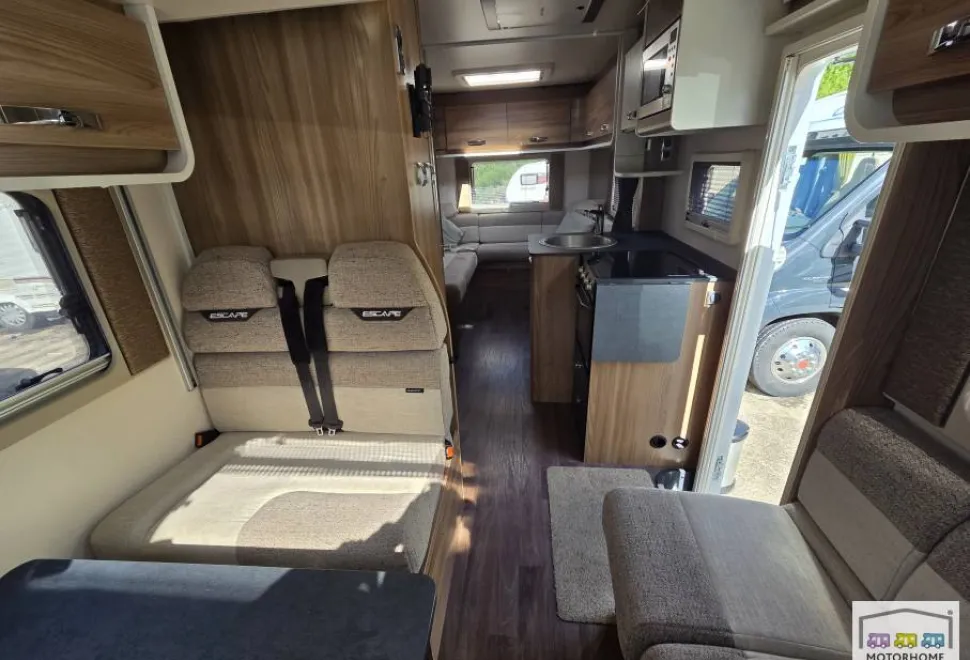Swift Escape 674 2019