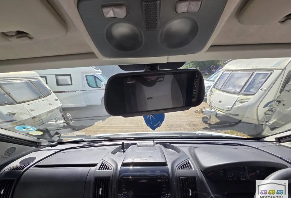 Swift Escape 674 2019