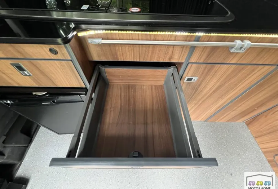 Volkswagen T6.1 Highline 2016