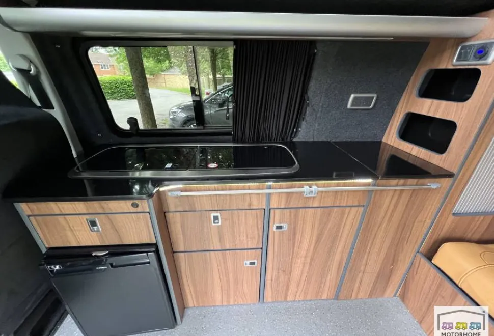Volkswagen T6.1 Highline 2016