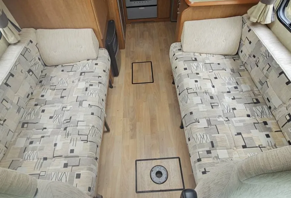 Bessacarr E410   2006