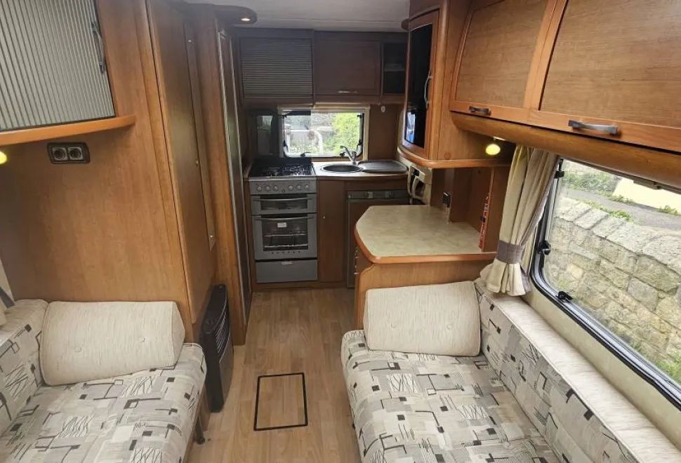 Bessacarr E410   2006