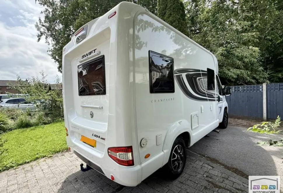 Swift Champagne  C404 2021