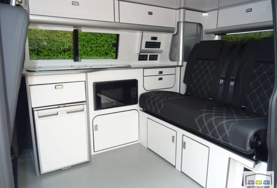 Volkswagen T6.1 Transporter Highline  2024