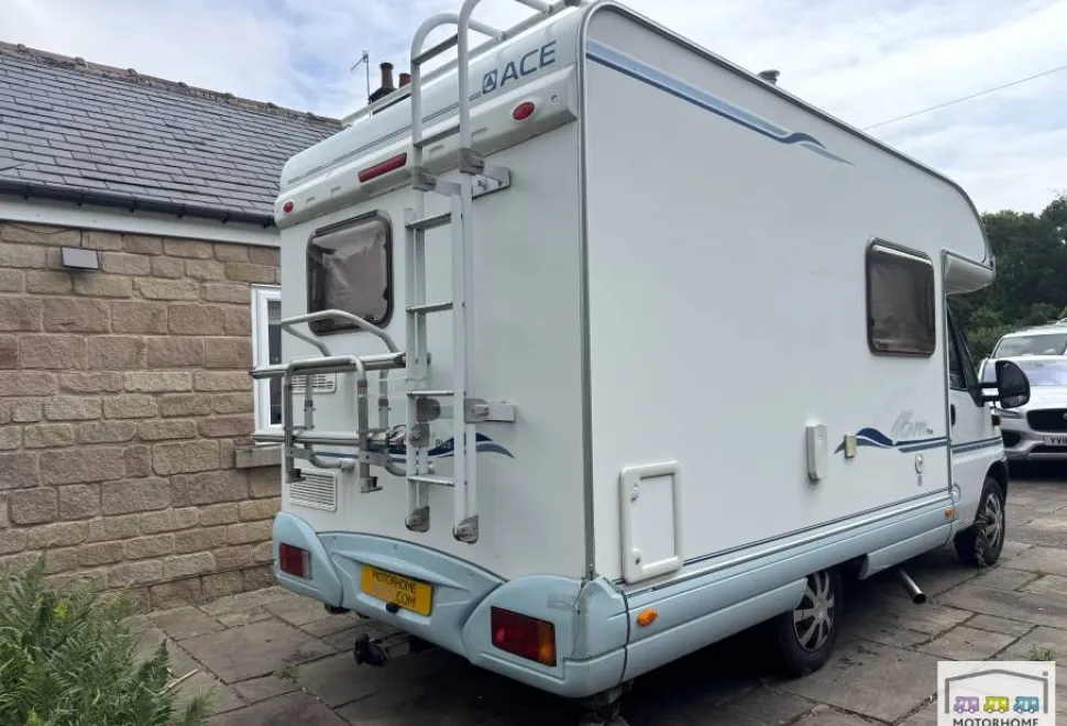 ACE Capri  2005