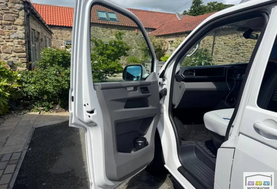 Volkswagen T28 Highline 2024
