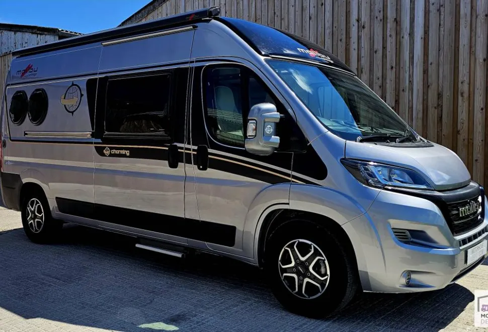 Malibu Charming GT600 DBK 2024