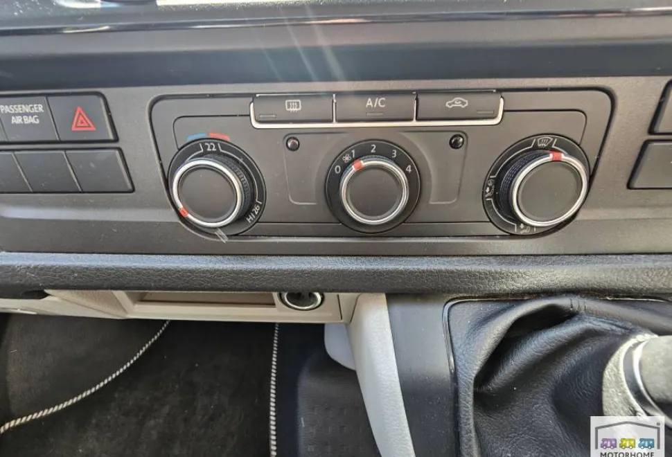 Volkswagen Campervan  2018