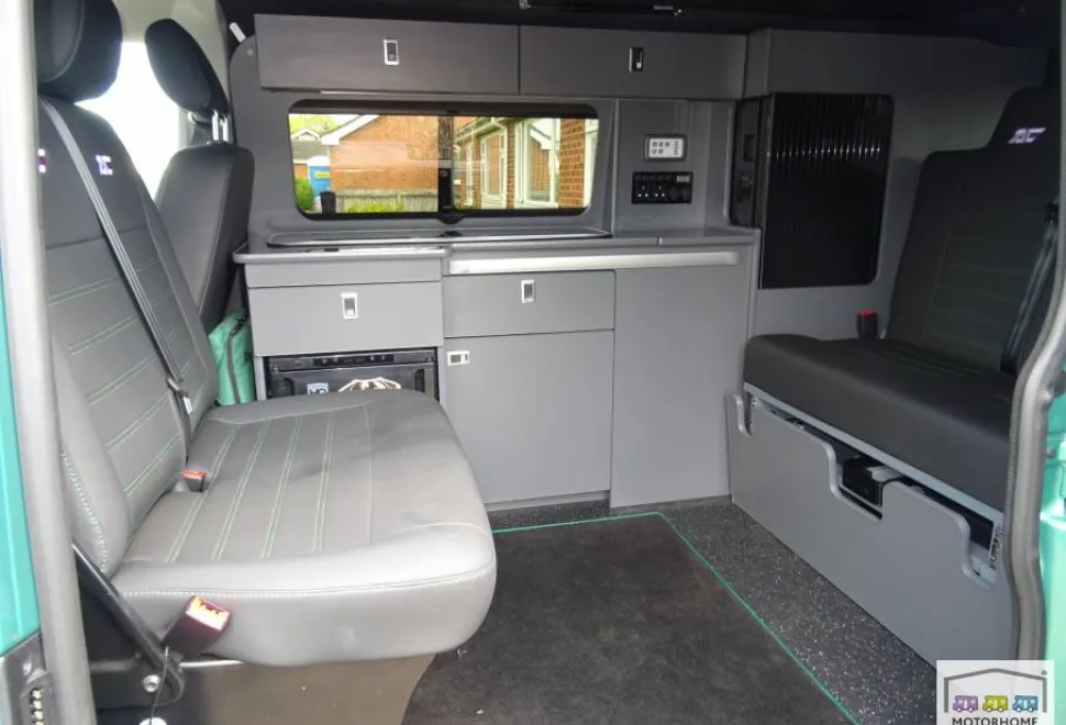 Volkswagen T6.1 Transporter Highline  2023