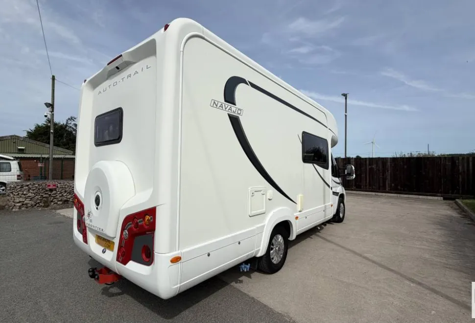 Auto-Trail Frontier Navajo  2014