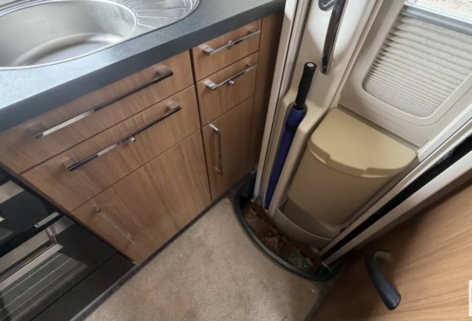 Auto-Trail Frontier Navajo  2014