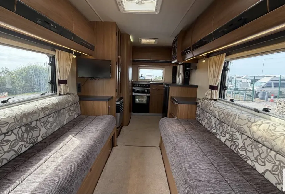 Auto-Trail Frontier Navajo  2014