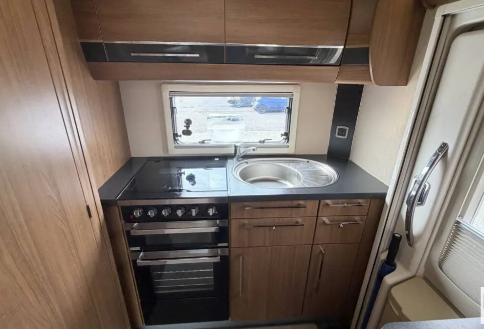 Auto-Trail Frontier Navajo  2014