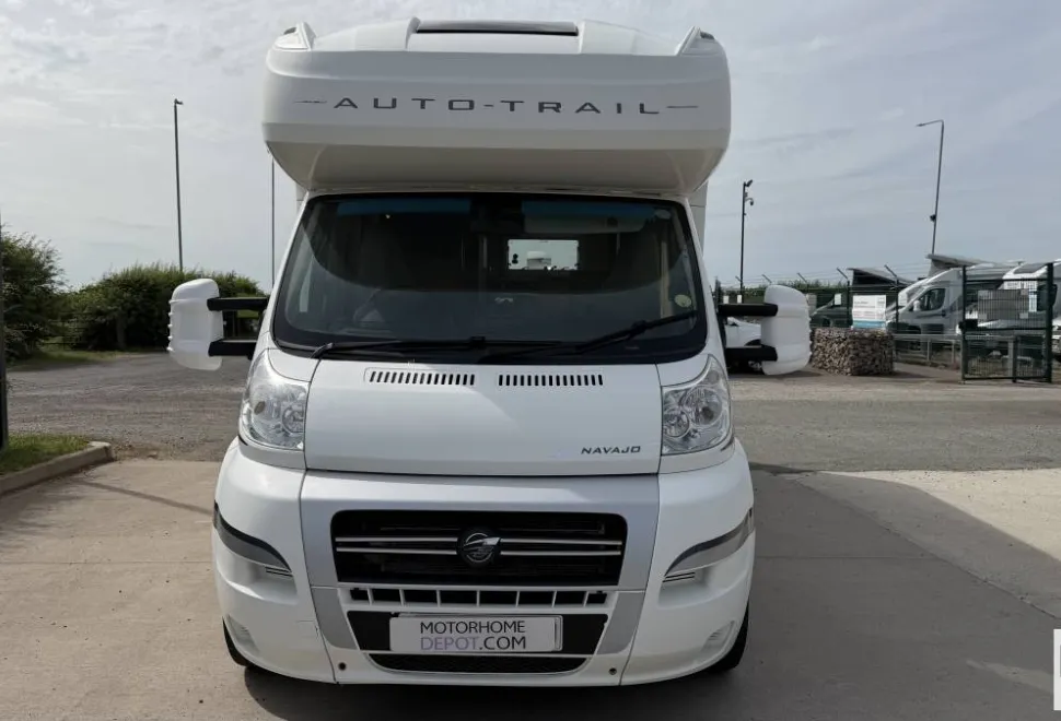 Auto-Trail Frontier Navajo  2014