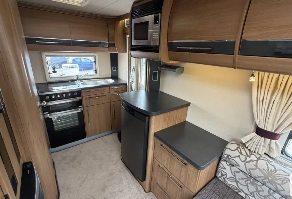 Auto-Trail Frontier Navajo  2014