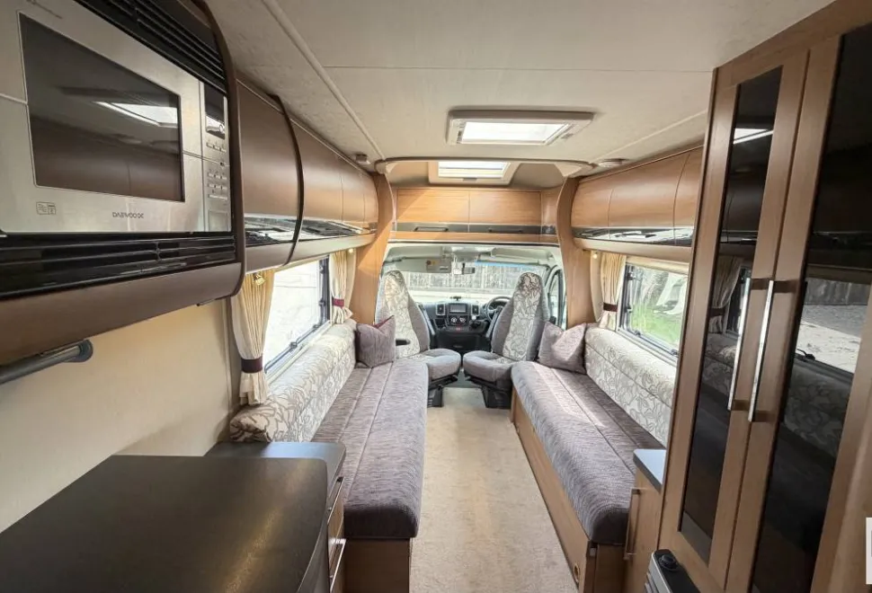 Auto-Trail Frontier Navajo  2014